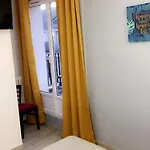 Hotel Des Arcades 2*