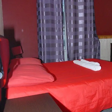 מלון Des Arcades 2*