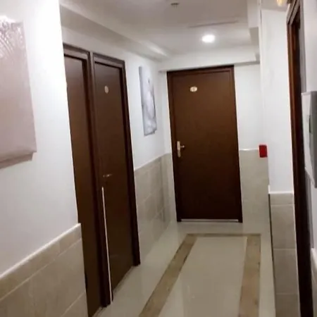 Des Arcades רואן