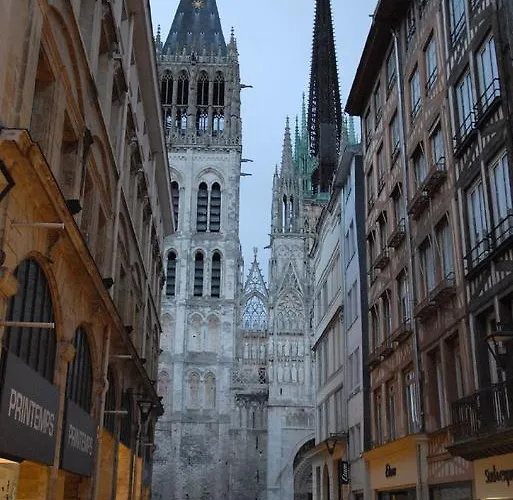 מלון Des Arcades רואן