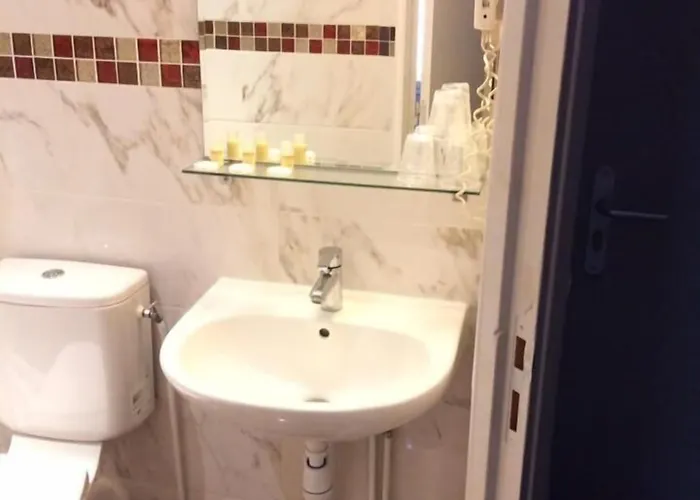 Des Arcades 酒店 2*