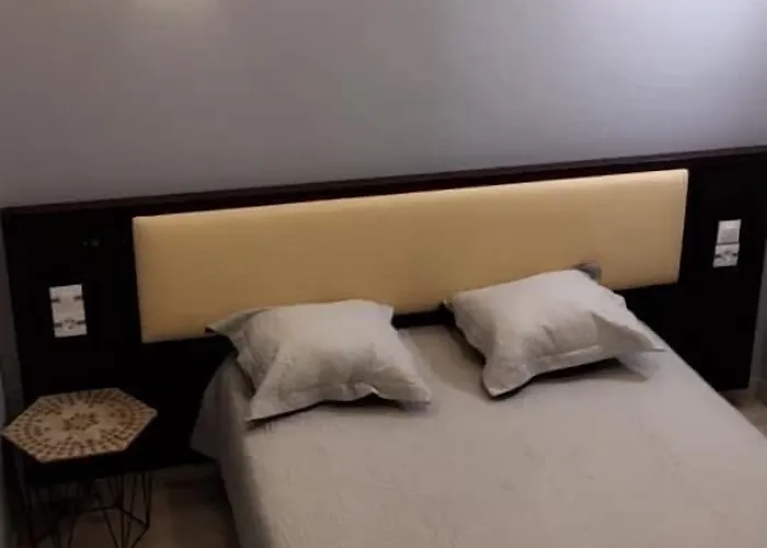 Des Arcades מלון רואן