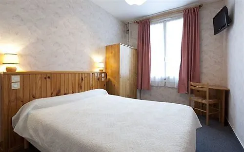 Des Arcades מלון